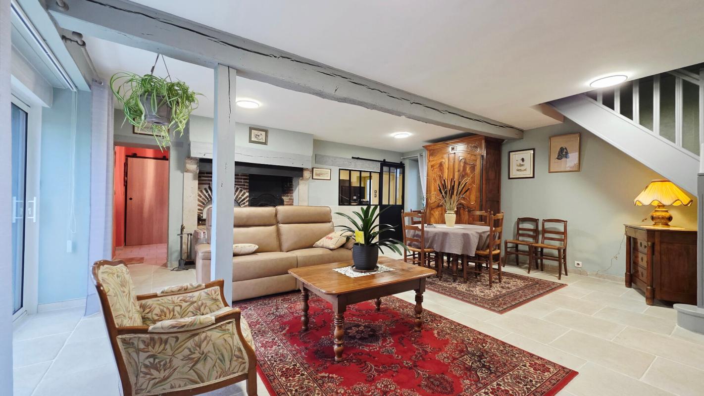 Maison 7 pièces 156 m² · à St Doulchard · 156 m² · 333 300 €