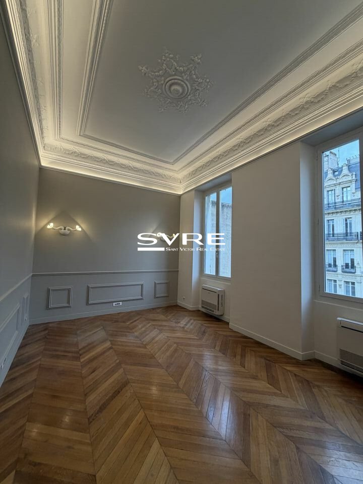 Local commercial 82 m² · à Marseille 06 · 82 m² · 2 290 €/mois