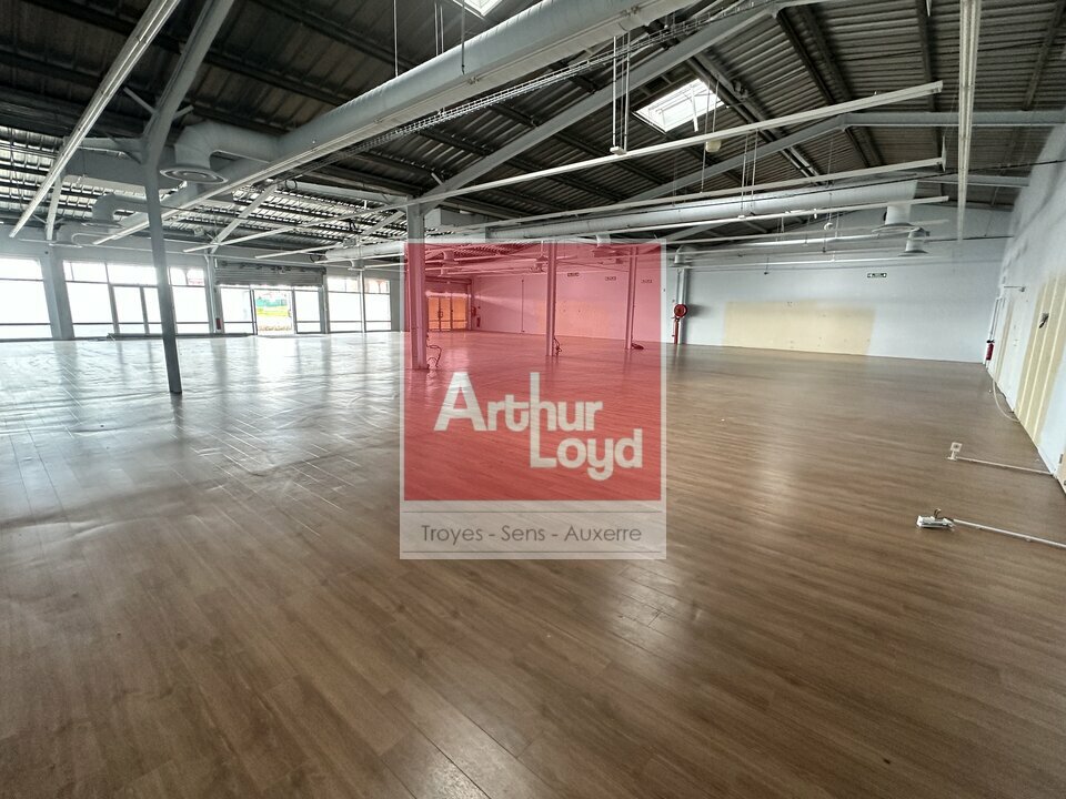 Local commercial 668 m² · à Troyes · 668 m² · 6 470 €/mois