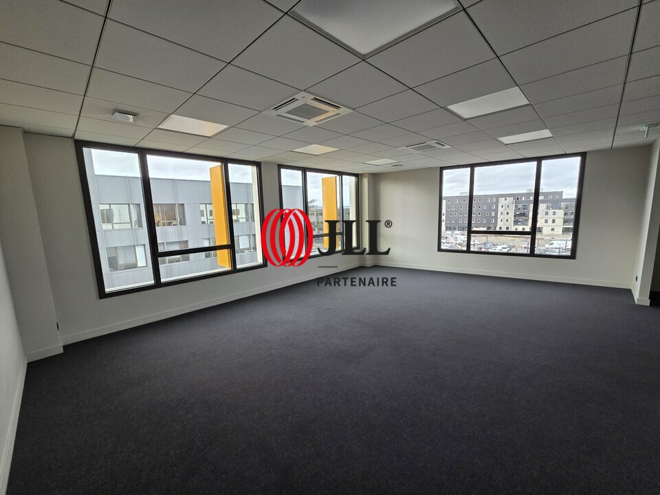 Local commercial 60 m² · à Clermont Ferrand · 60 m² · 840 €/mois