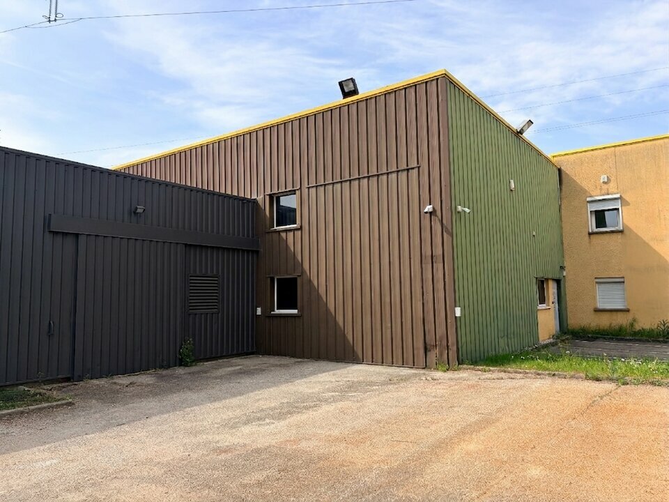 Local commercial 602 m² · à Beynost · 602 m² · 577 500 €