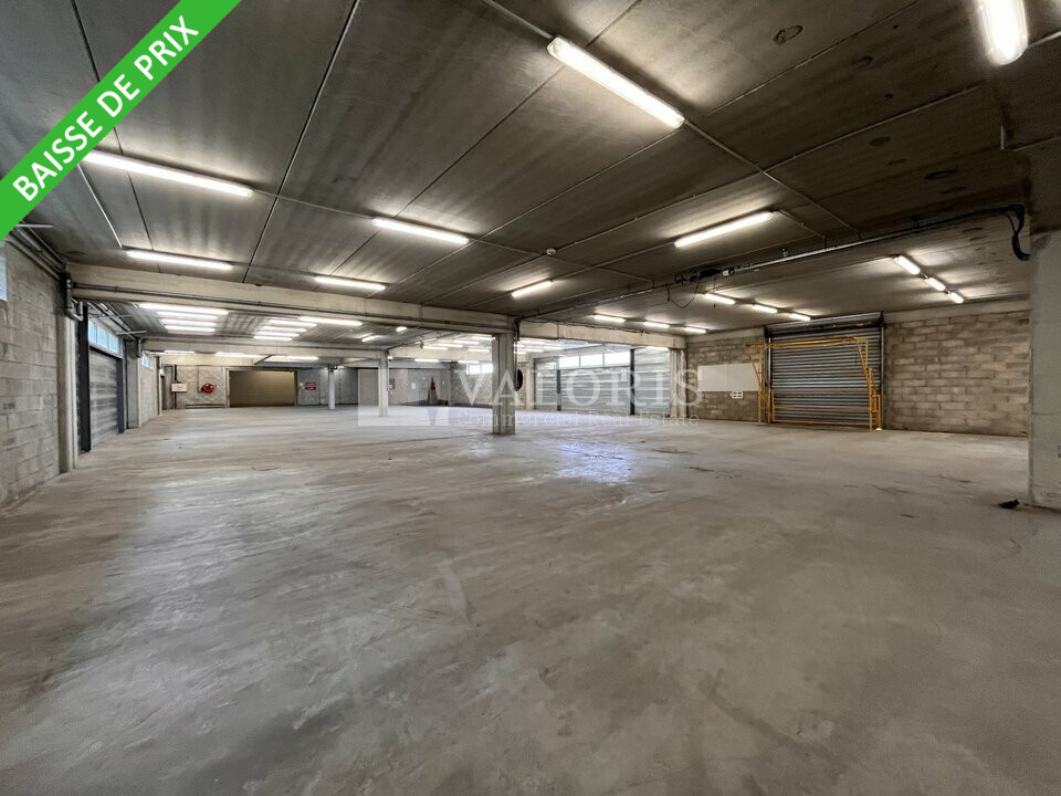 Local commercial 5352 m² · à Aubagne · 5 352 m² · 32 725 €/mois