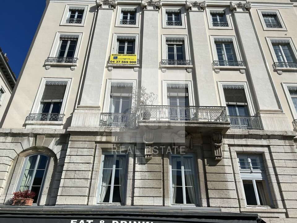 Local commercial 231 m² · à Lyon 02 · 231 m² · 6 175 €/mois