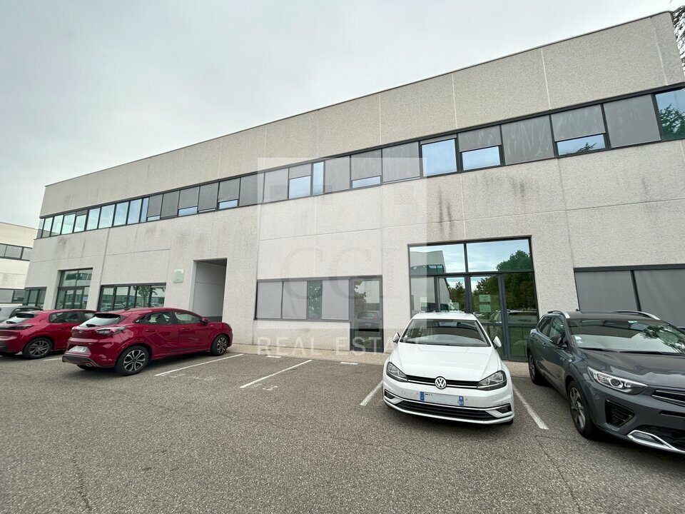Local commercial 482 m² · à Champagne-au-Mont-d'Or · 482 m² · 7 431 €/mois