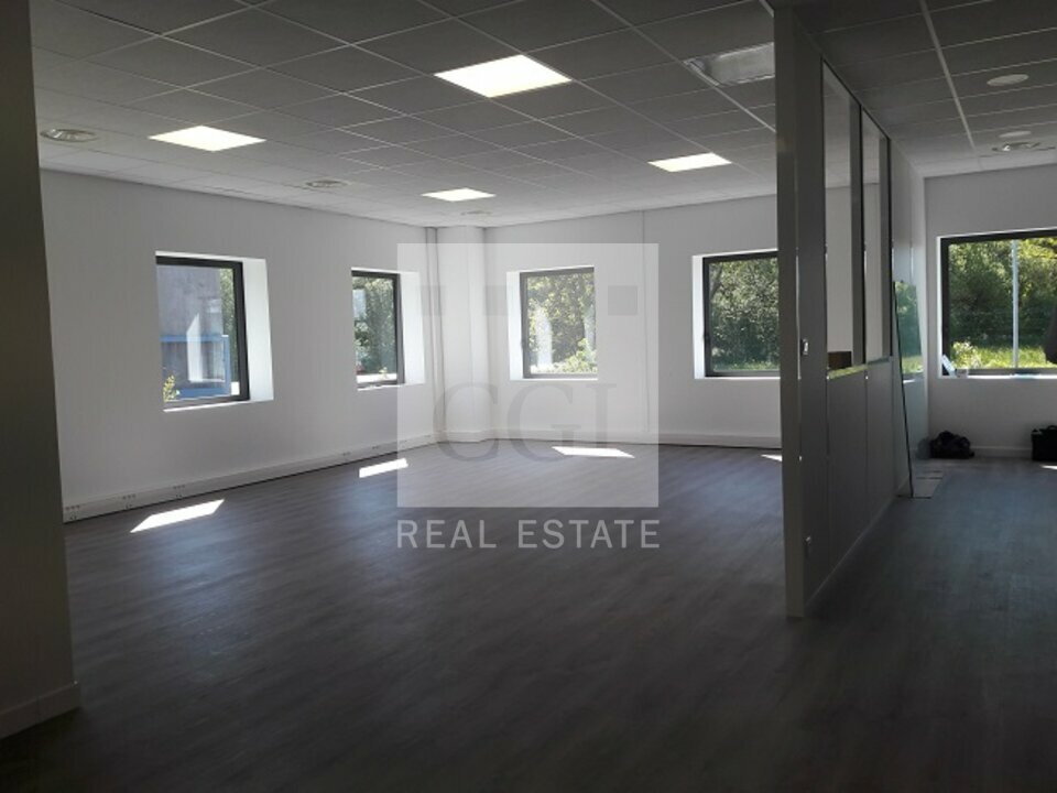 Local commercial 188 m² · à Blyes · 188 m² · 2 141 €/mois