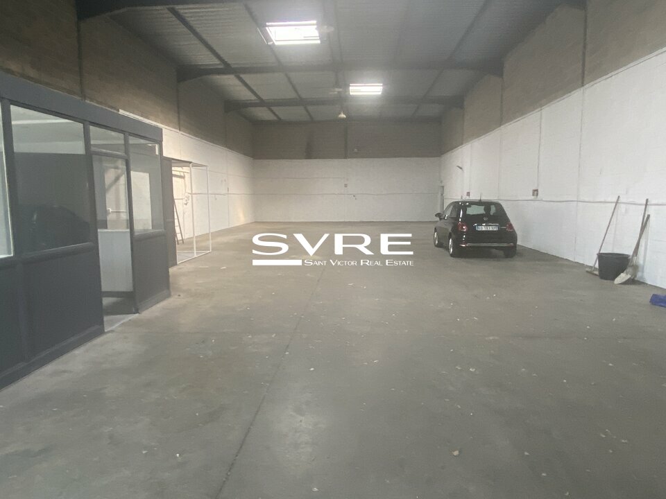 Local commercial 357 m² · à Rognac · 357 m² · 3 150 €/mois