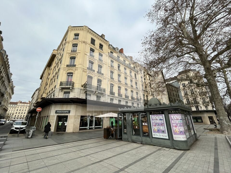 Local commercial 400 m² · à Lyon 02 · 400 m² · 8 779 €/mois