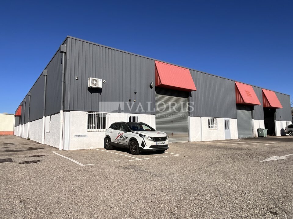 Local commercial 782 m² · à Rognac · 782 m² · 7 050 €/mois