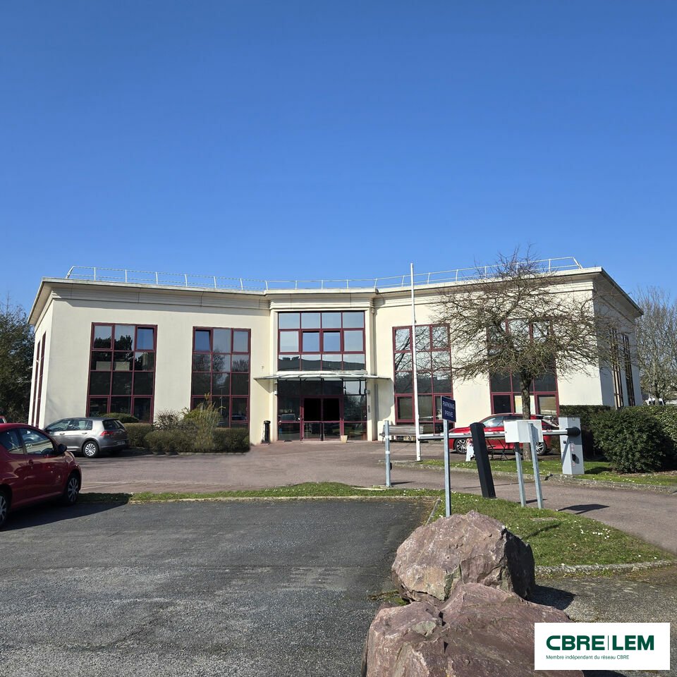 Local commercial 932 m² · à Caen · 932 m² · 10 122 €/mois