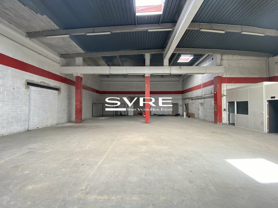 Local commercial 567 m² · à Vitrolles · 567 m² · 4 724 €/mois