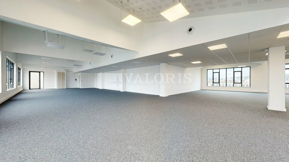 Local commercial 339 m² · à Lyon 07 · 339 m² · 5 221 €/mois