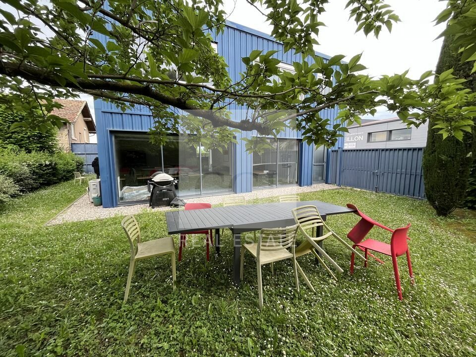Local commercial 368 m² · à Bourgoin Jallieu · 368 m² · 584 250 €