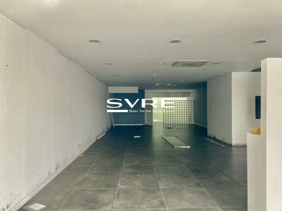 Local commercial 149 m² · à Marseille 08 · 149 m² · 3 646 €/mois
