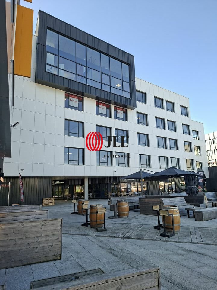 Local commercial 198 m² · à Clermont Ferrand · 198 m² · 2 970 €/mois