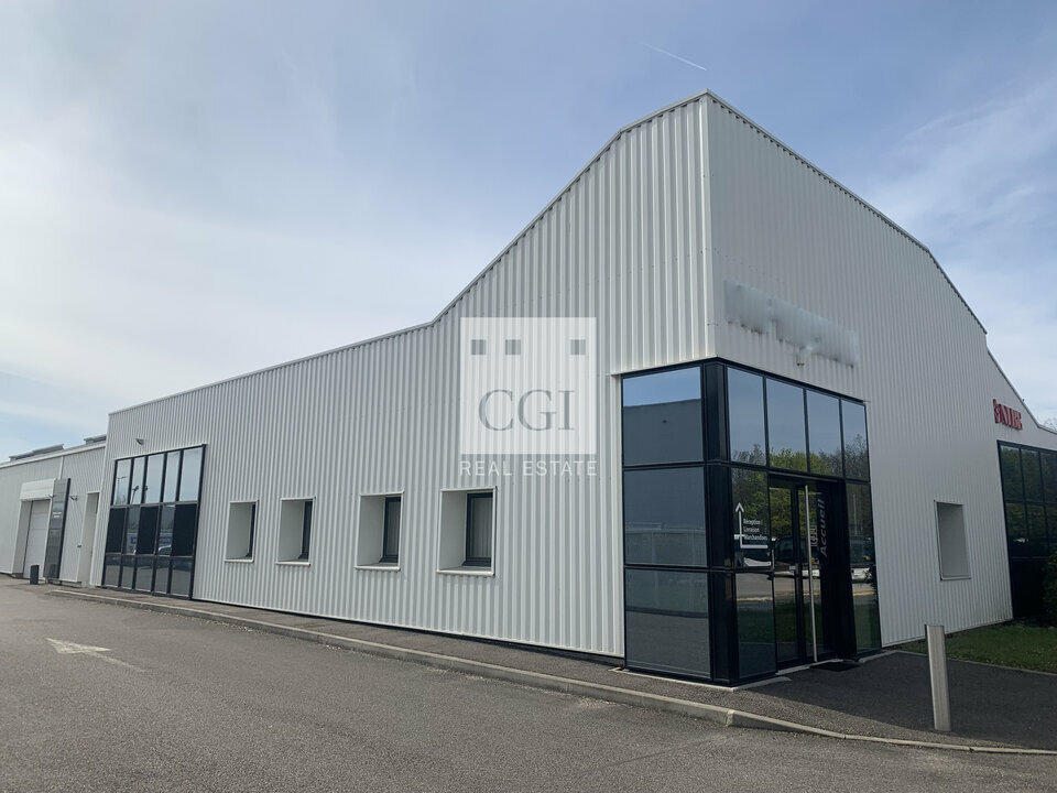 Local commercial 2250 m² · à Reyrieux · 2 250 m² · 13 888 €/mois