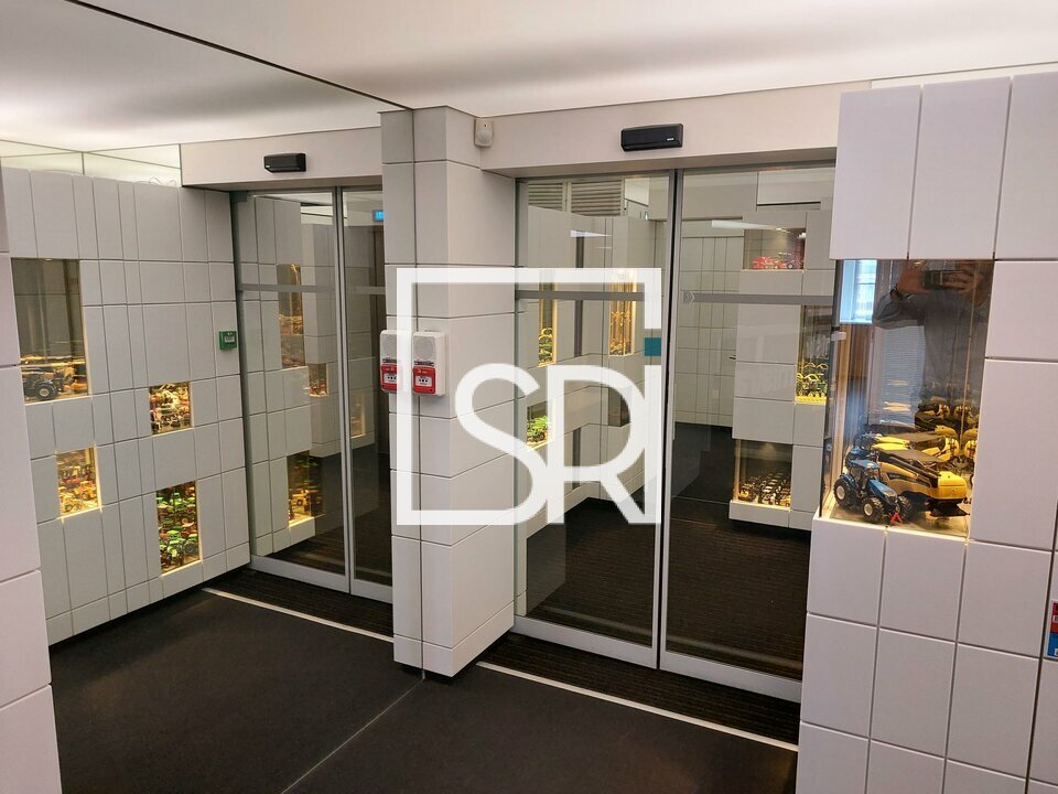 Local commercial 743 m² · à Clermont Ferrand · 743 m² · 7 895 €/mois