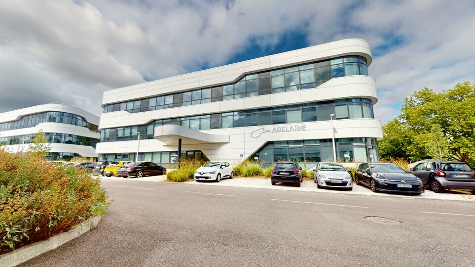 Local commercial 244 m² · à Champagne-au-Mont-d'Or · 244 m² · 4 168 €/mois