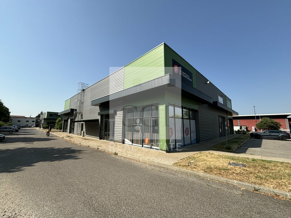 Local commercial 339 m² · à Bourgoin Jallieu · 339 m² · 4 026 €/mois