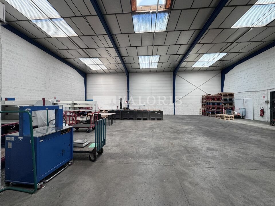 Local commercial 501 m² · à Champagne-au-Mont-d'Or · 501 m² · 4 560 €/mois