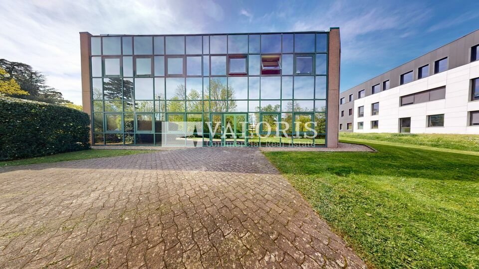 Local commercial 750 m² · à Limonest · 750 m² · 6 883 €/mois