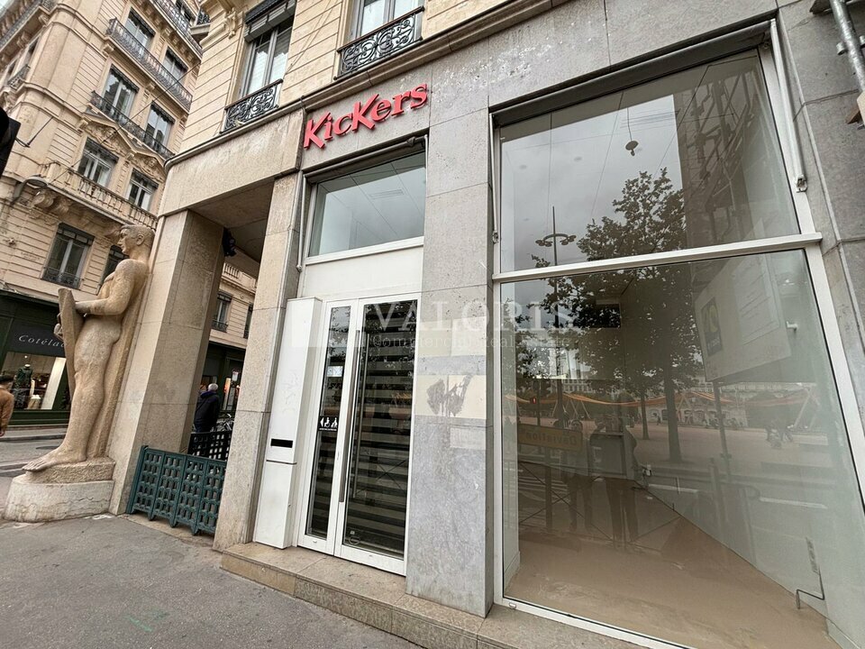 Local commercial 112 m² · à Lyon 02 · 112 m² · 7 996 €/mois