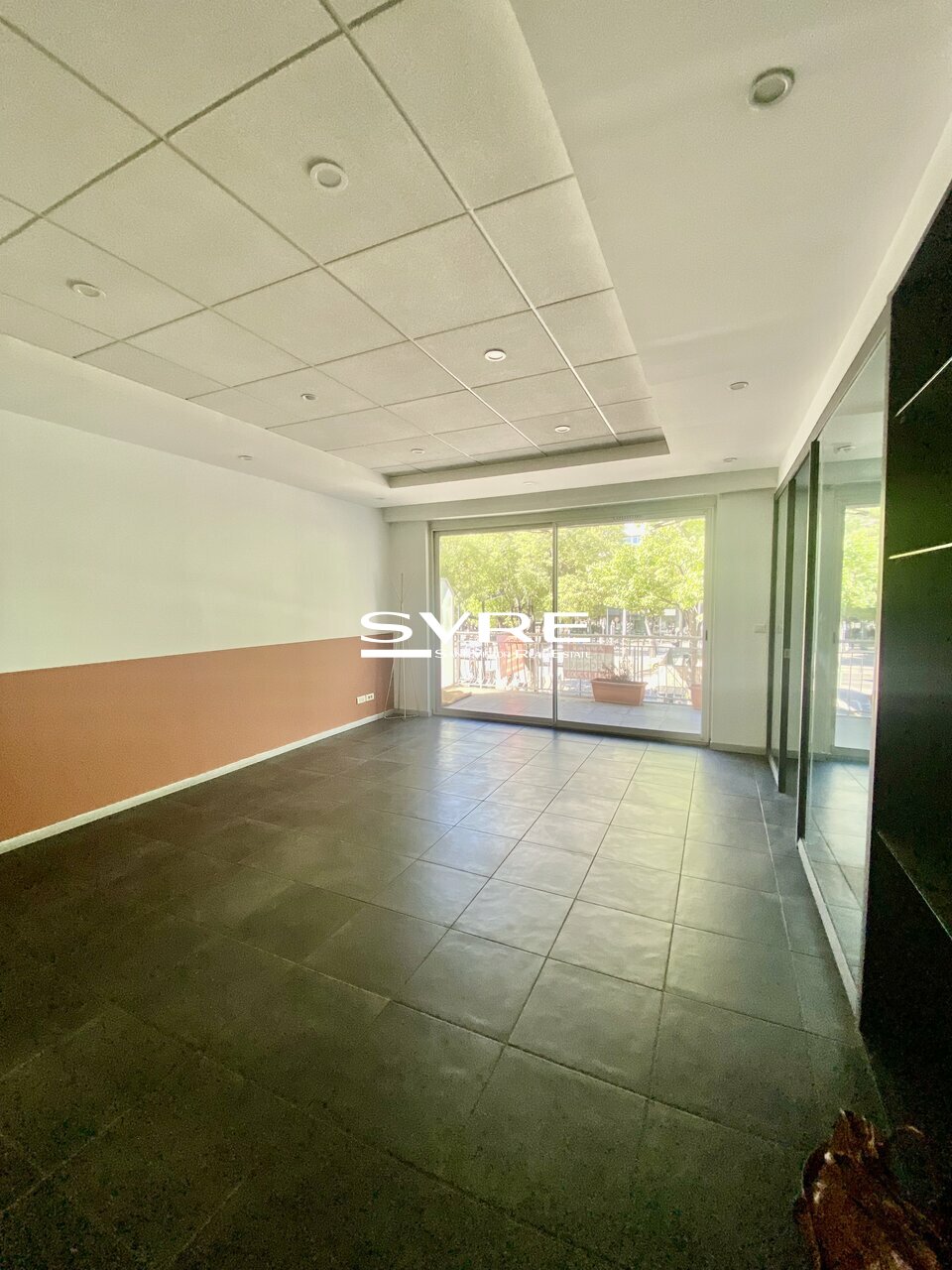Local commercial 135 m² · à Marseille 08 · 135 m² · 2 896 €/mois