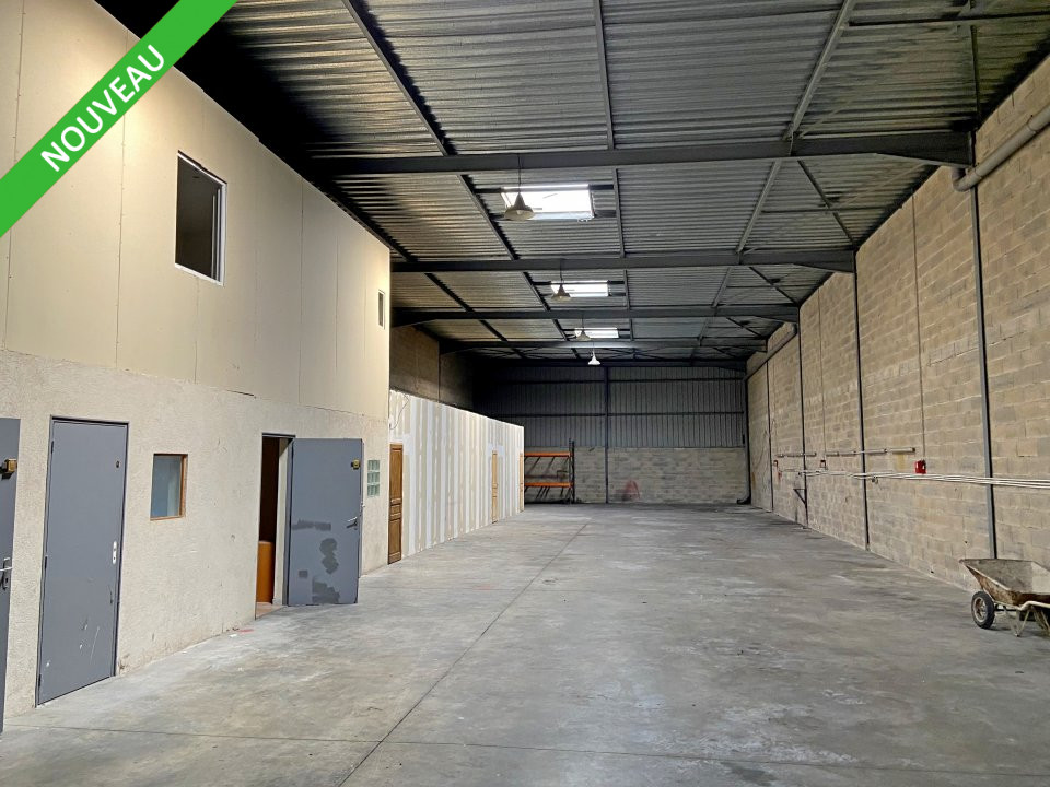 Local commercial 473 m² · à Rognac · 473 m² · 3 900 €/mois