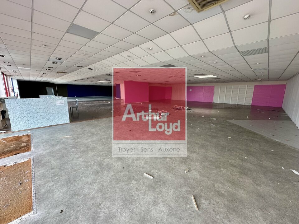 Local commercial 594 m² · à Troyes · 594 m² · 4 455 €/mois