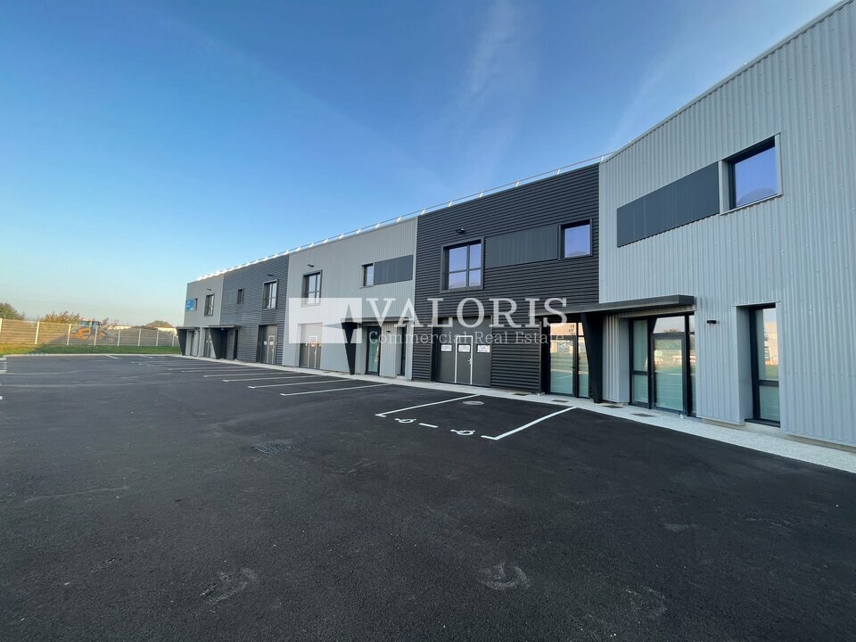 Local commercial 176 m² · à St Quentin Fallavier · 176 m² · 1 704 €/mois