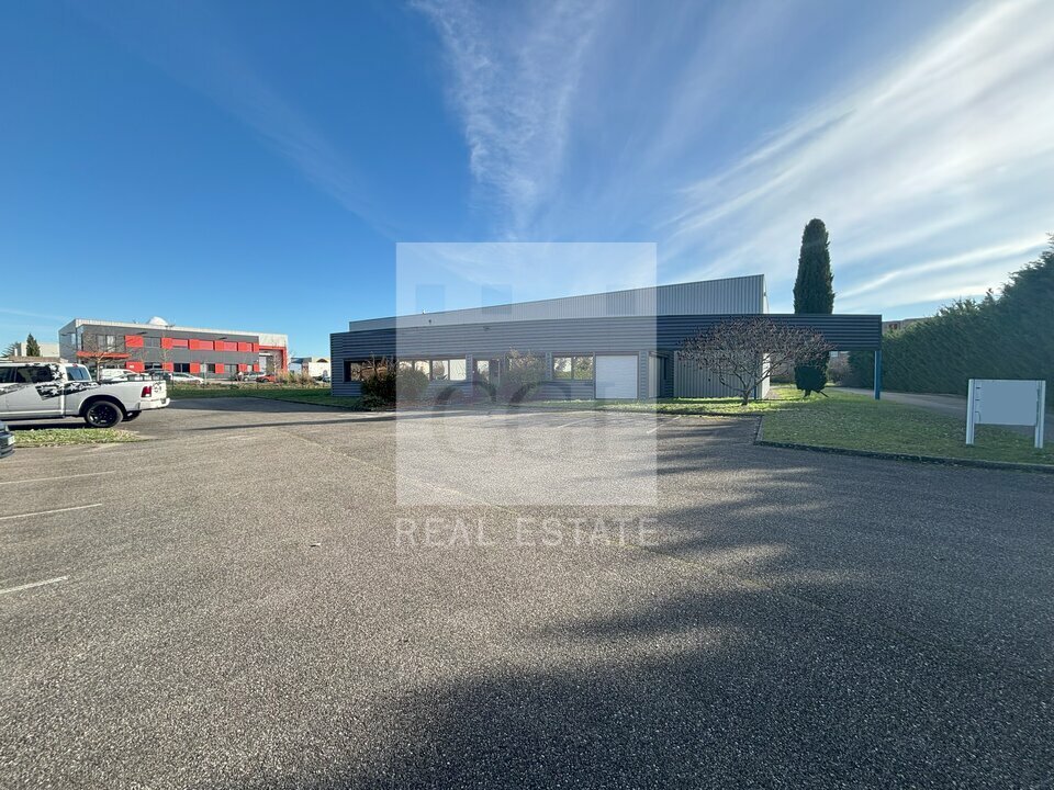 Local commercial 1480 m² · à Beligneux · 1 480 m² · 1 652 550 €