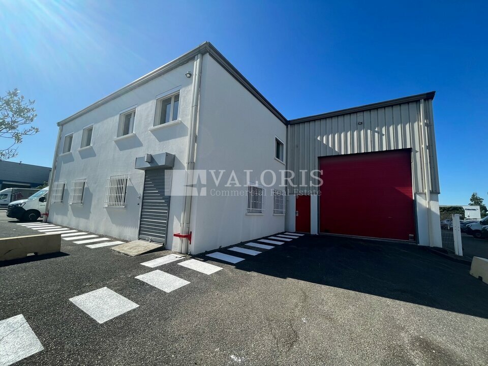 Local commercial 686 m² · à Chassieu · 686 m² · 4 314 €/mois