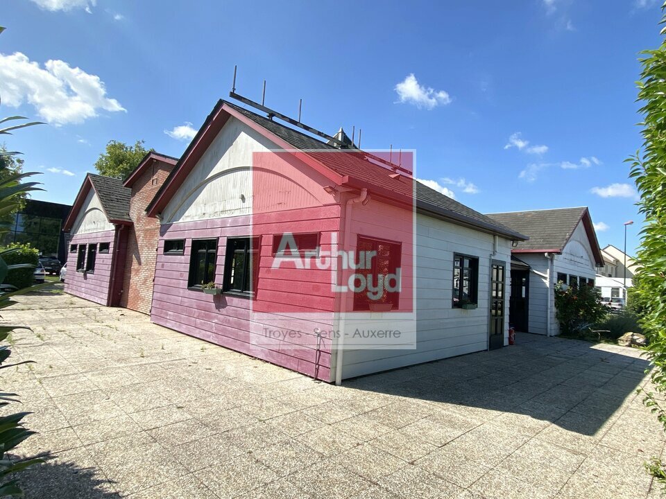Local commercial 330 m² · à Troyes · 330 m² · 4 895 €/mois