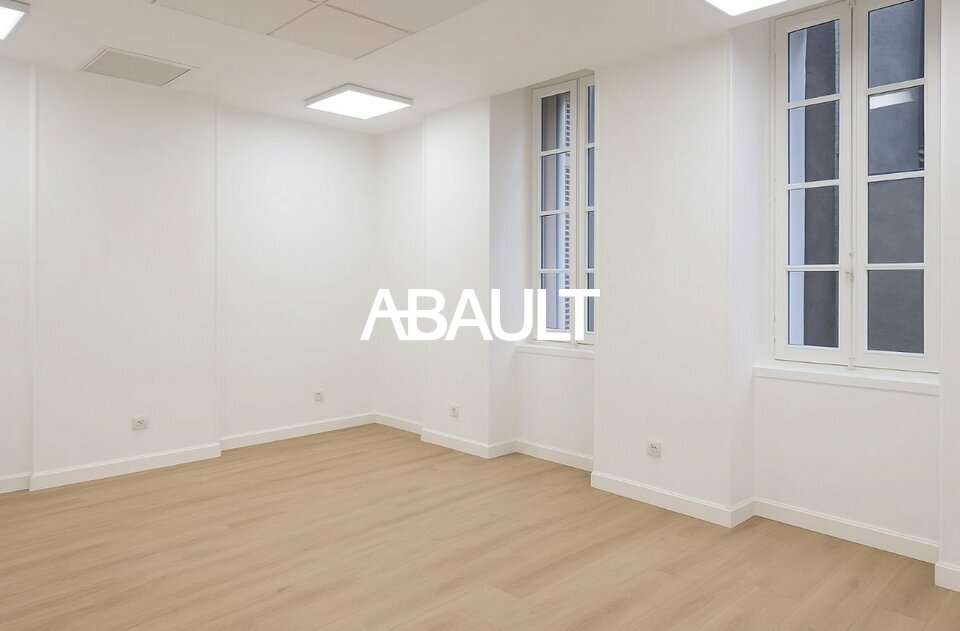 Local commercial 330 m² · à Toulouse · 330 m² · 7 425 €/mois