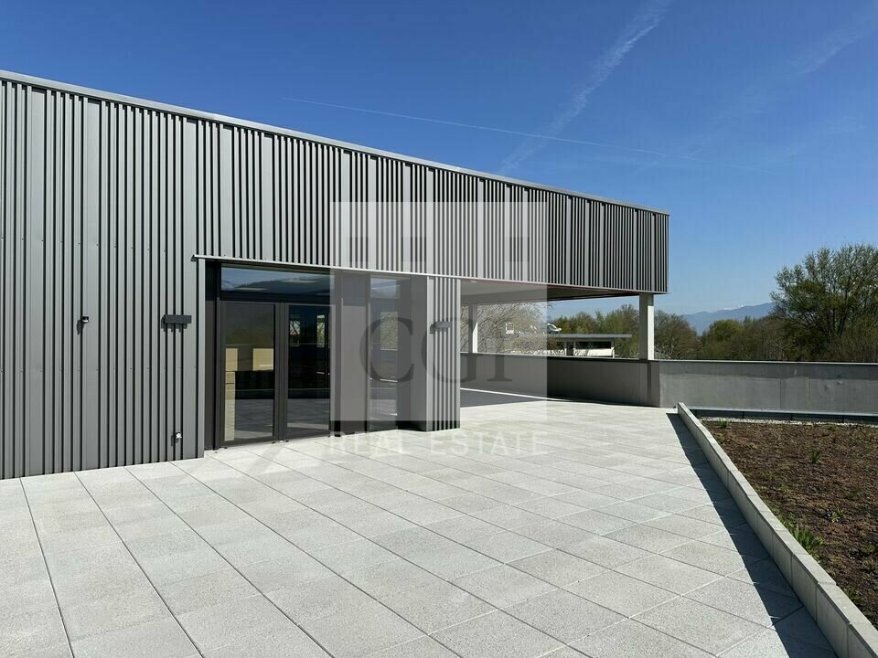 Local commercial 1497 m² · à Grenoble · 1 497 m² · 22 457 €/mois