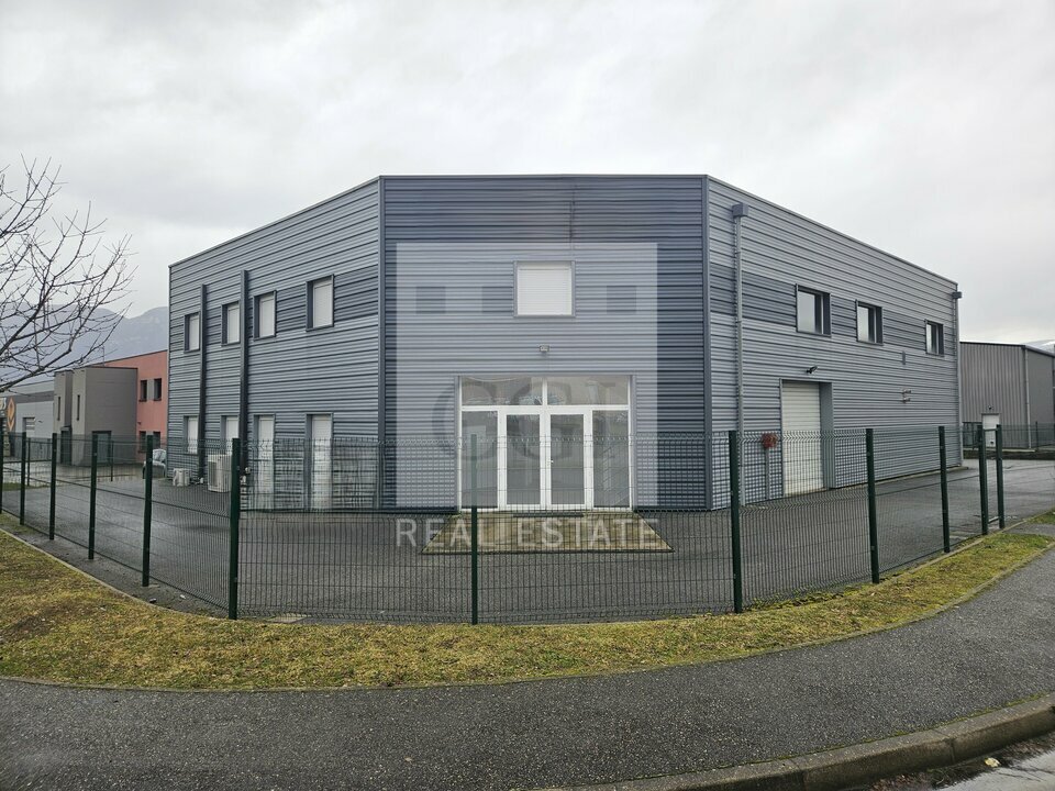 Local commercial 703 m² · à Chapareillan · 703 m² · 980 000 €