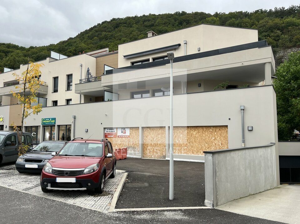 Local commercial 165 m² · à Noyarey · 165 m² · 2 133 €/mois