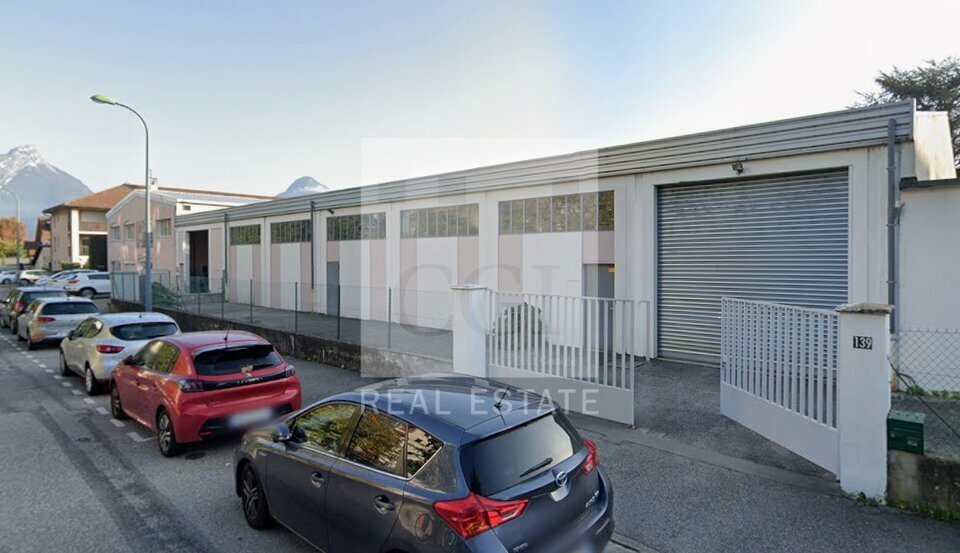 Local commercial 660 m² · à Seyssinet Pariset · 660 m² · 4 200 €/mois