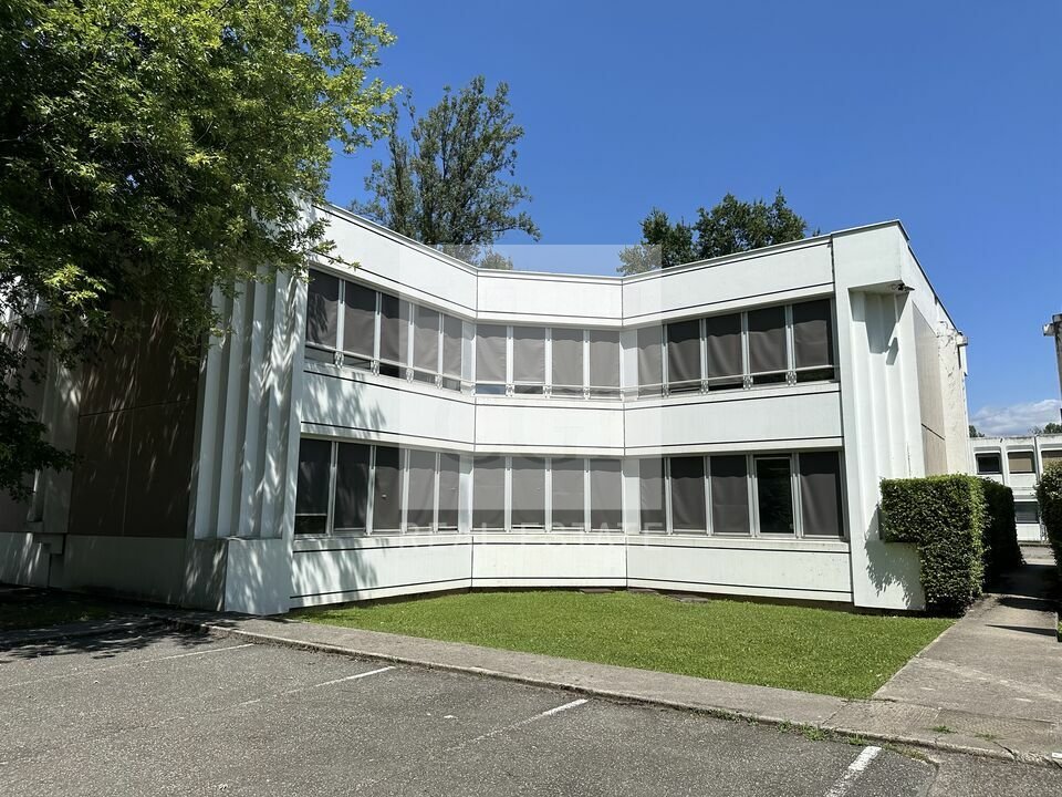 Local commercial 868 m² · à Meylan · 868 m² · 10 427 €/mois