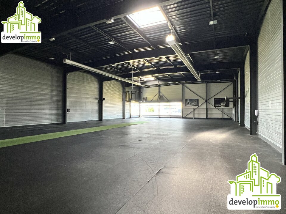 Local commercial 650 m² · à Ifs · 650 m² · 1 397 000 €