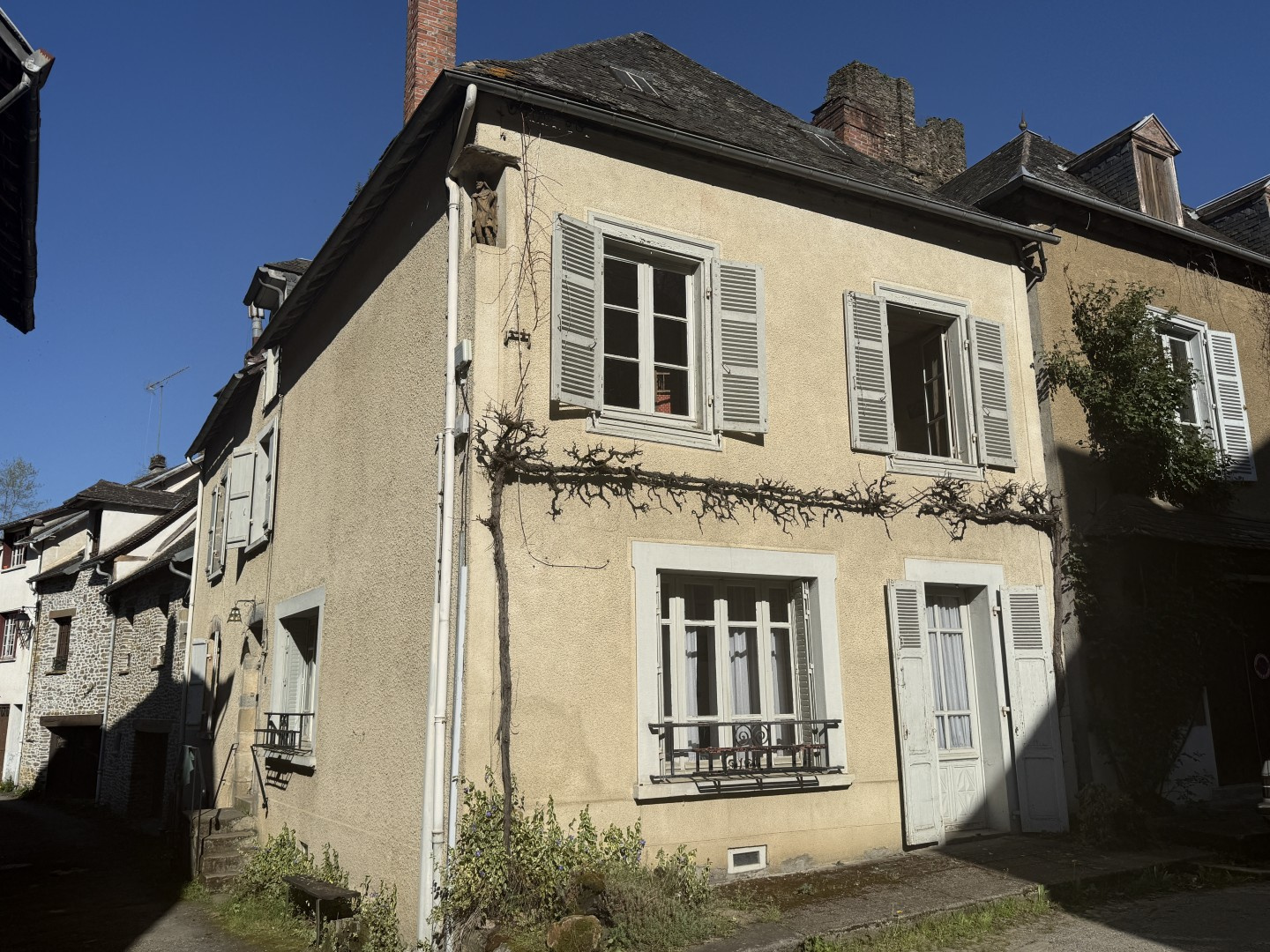 Maison 6 pièces 135 m² · à Segur le Chateau · 135 m² · 128 000 €