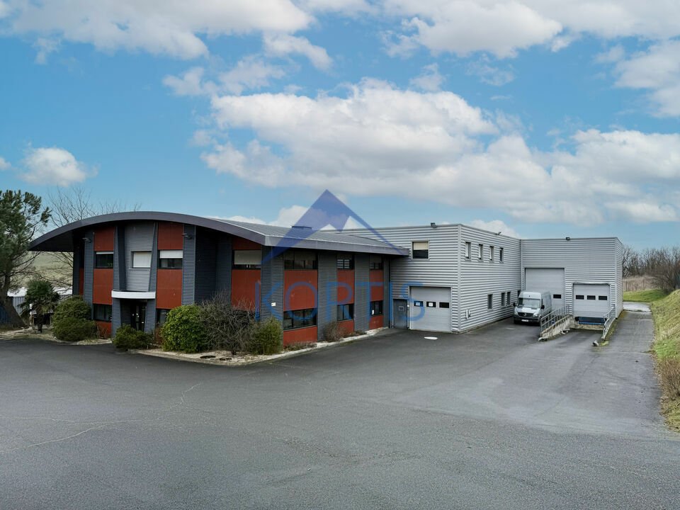 Local commercial 1980 m² · à Fleurieux-sur-l'Arbresle · 1 980 m² · 16 500 €/mois
