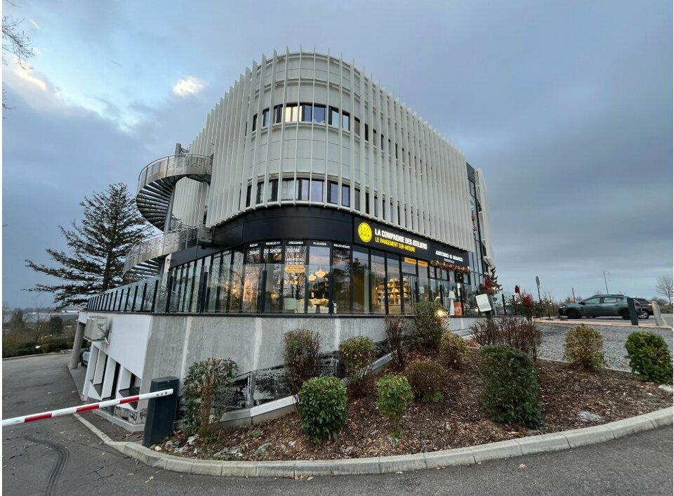 Local commercial 531 m² · à Limonest · 531 m² · 12 277 €/mois