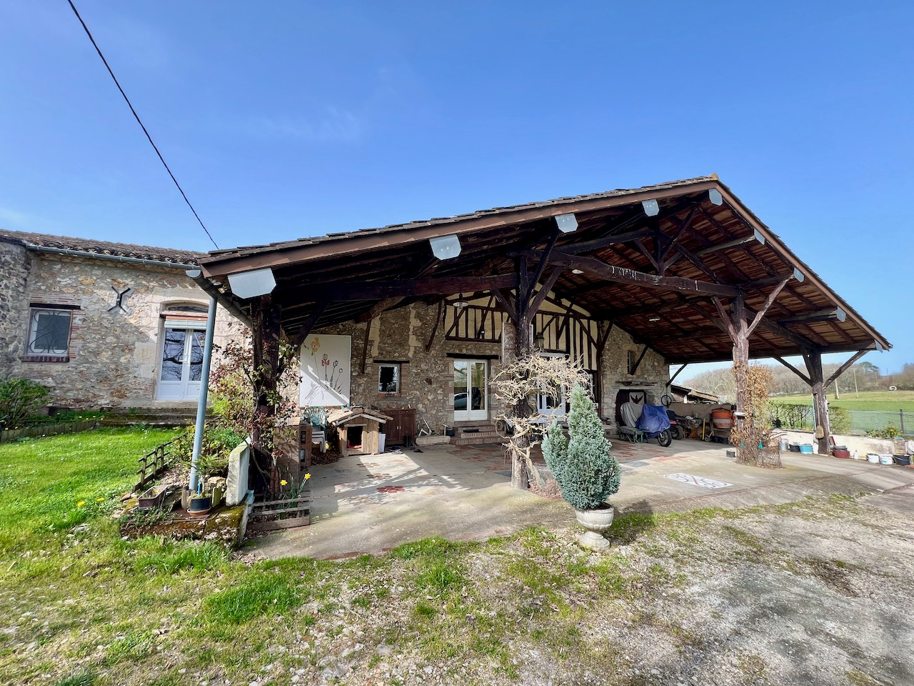 Maison 5 pièces 181 m² · à Pinel Hauterive · 181 m² · 279 900 €