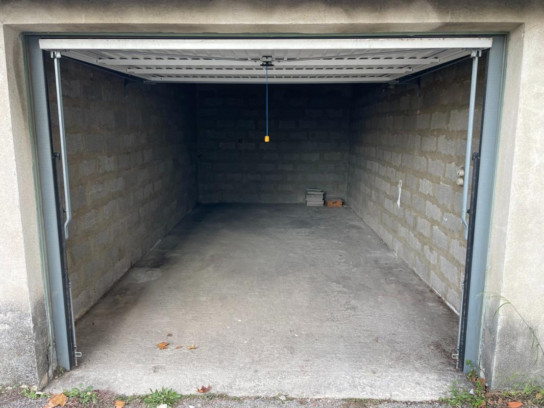Location Parking AVIGNON 84000 - Vue 2