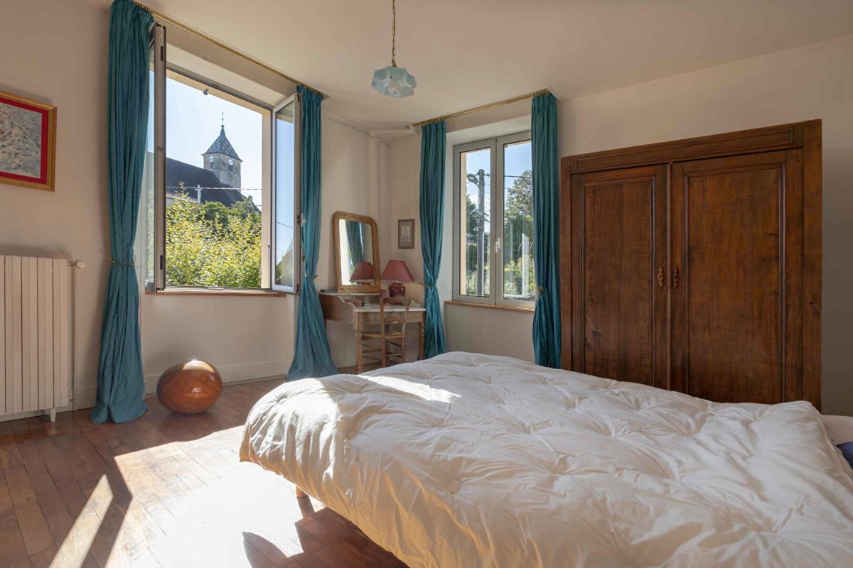 Maison 10 pièces 413 m² · à Le Fied · 413 m² · 499 000 €