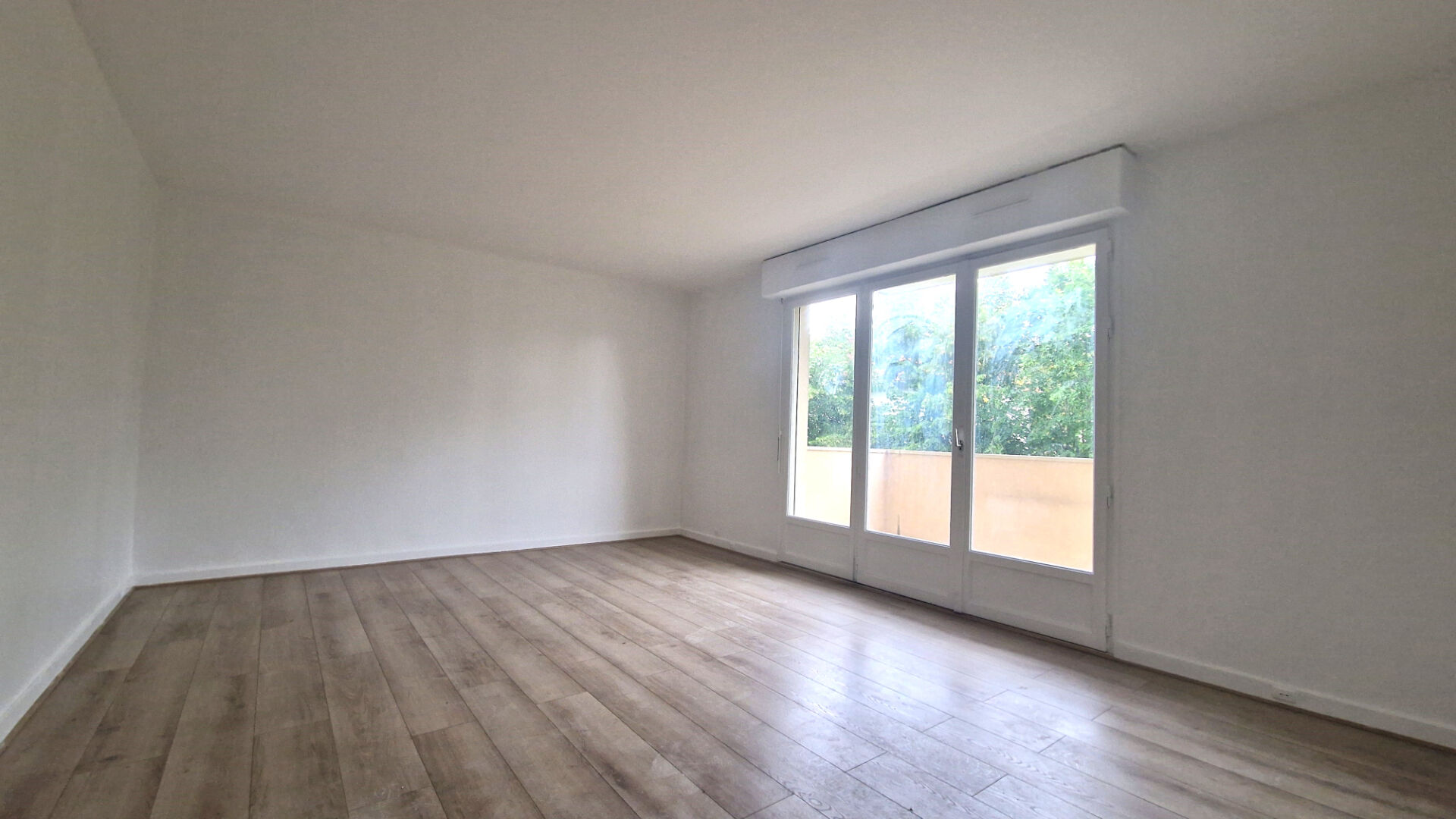 Appartement 2 pièces 49m² NANTERRE 92000 photo 3
