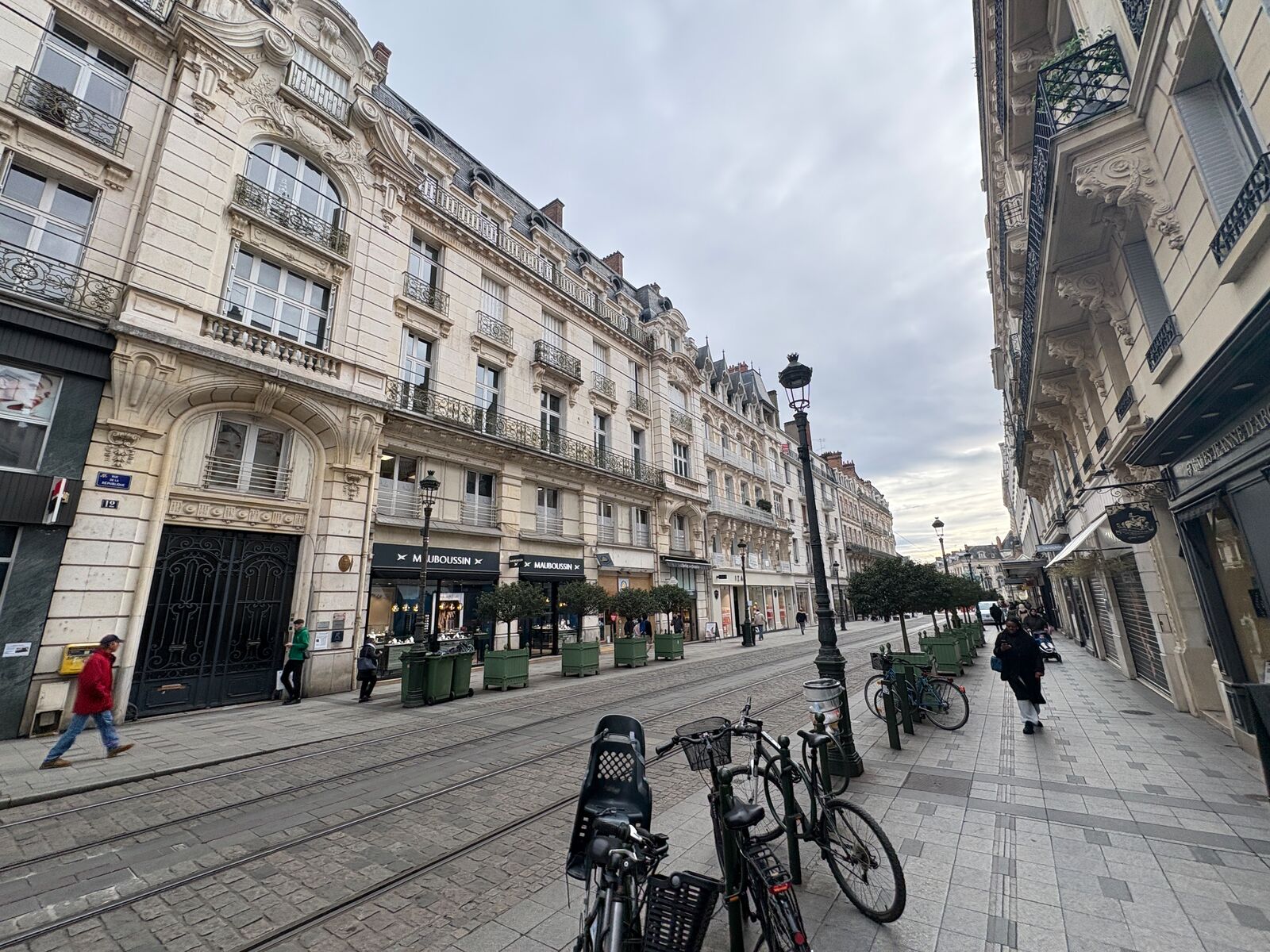 Local commercial 78 m² · à Orleans · 78 m² · 300 000 €