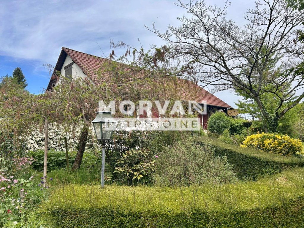 Maison 8 pièces 162 m² · à St Saulge · 162 m² · 220 000 €