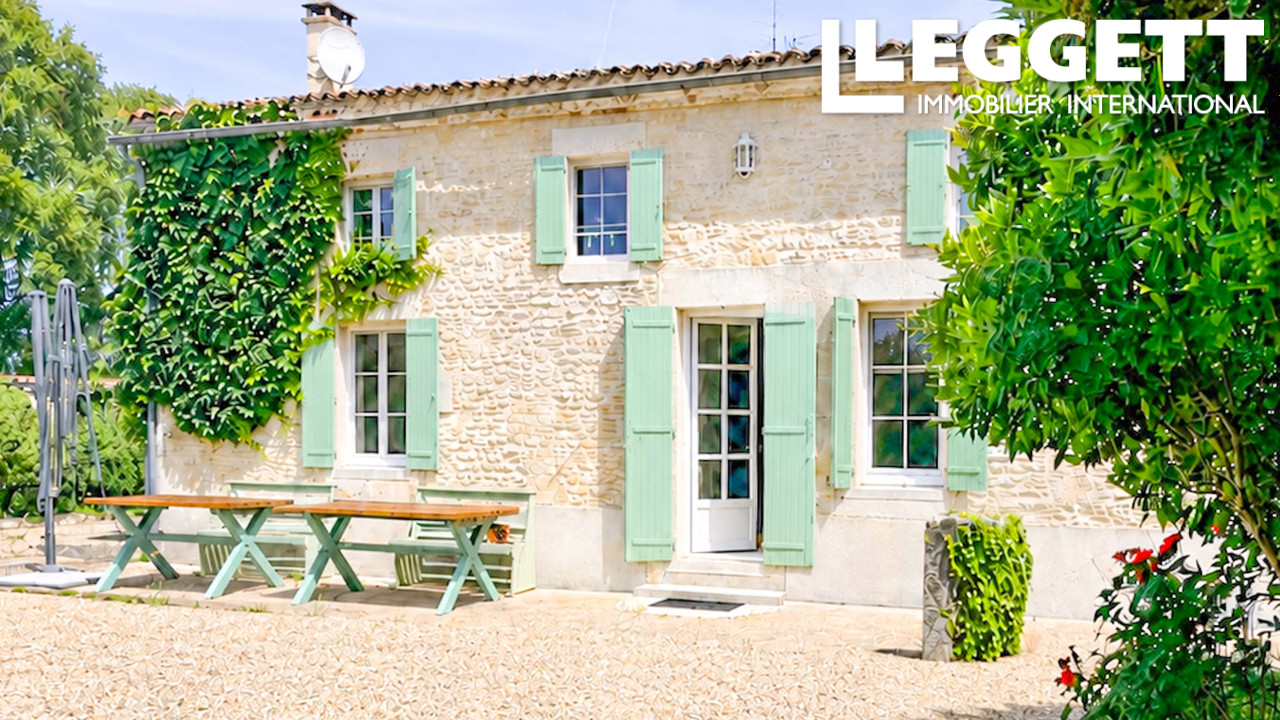 Maison 8 pièces 193 m² · à Aumagne · 193 m² · 323 300 €