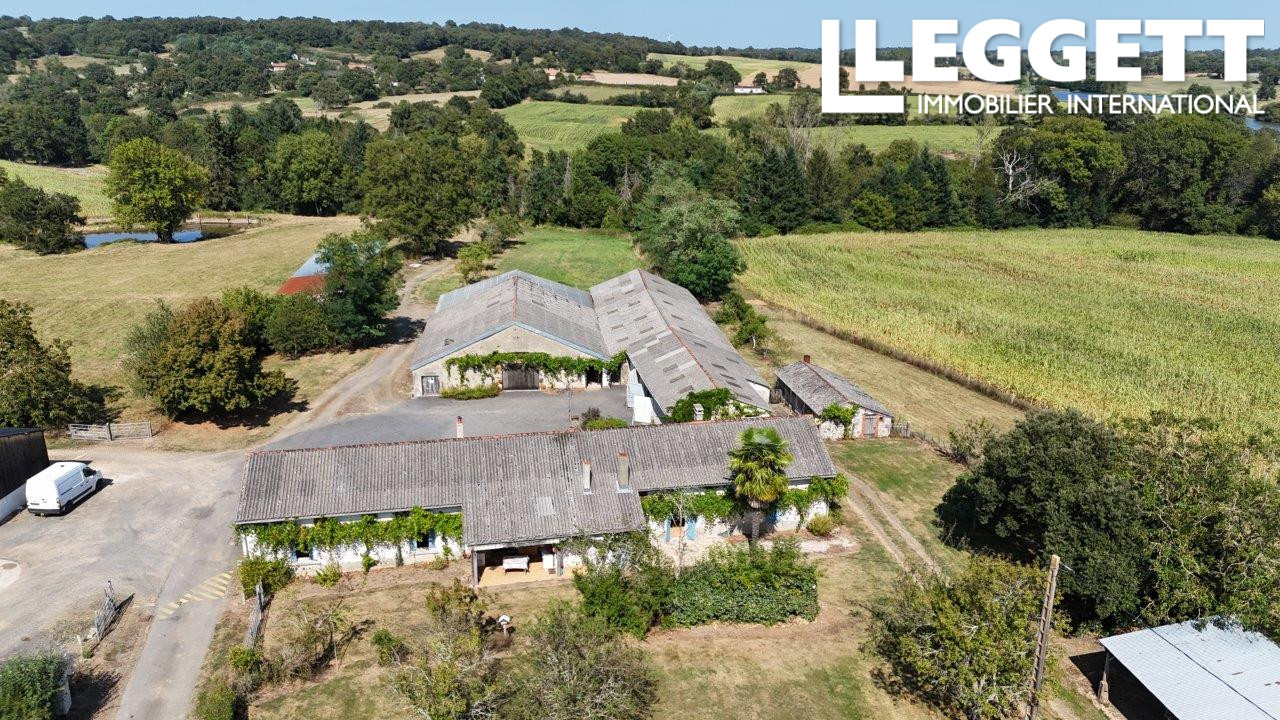 Maison 12 pièces 154 m² · à Adriers · 154 m² · 371 000 €